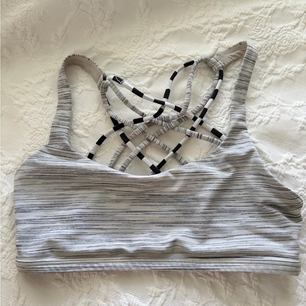 Lululemon Free to Be Sports Bra
